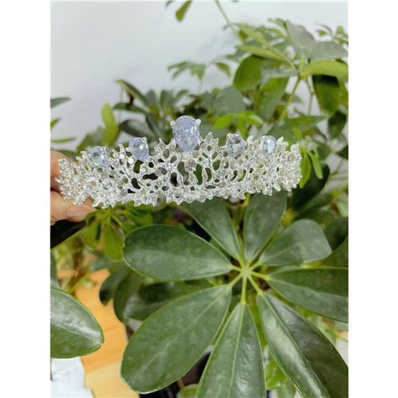 Unbranded Accessories - Luxury Rhinestone Silver Crown / Tiara for Bridal, Parties & Festivals NWT